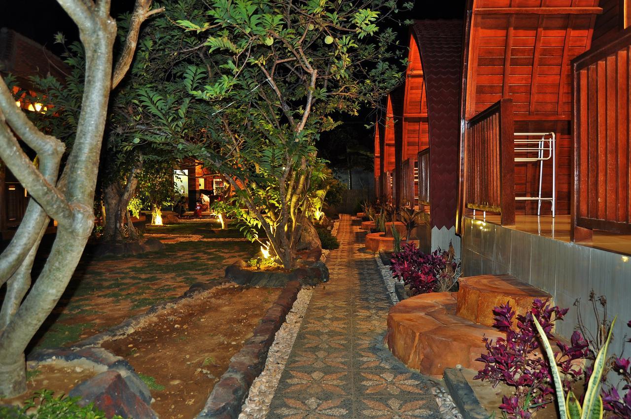 Setilas Bungalows Batununggul Exterior photo